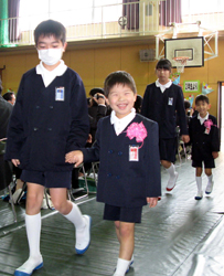 友達たくさんつくってネ 県内公立小学校で入学式 奈良新聞デジタル
